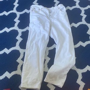 White Levi’s 501 jeans